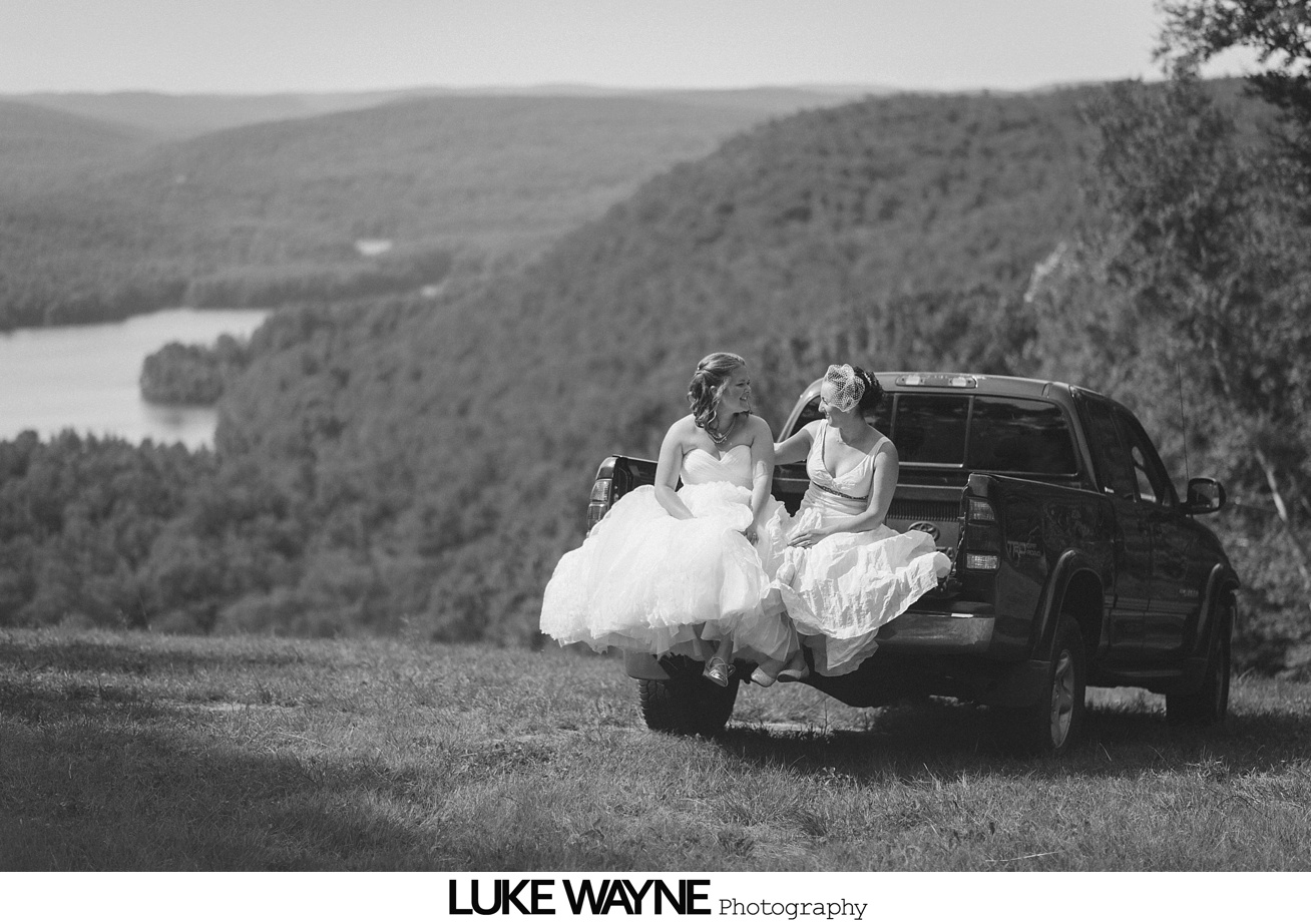 same_sex_ski_sundown_wedding_new_Hartford_CT_Colbys_band_16